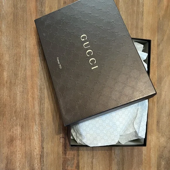 Gucci Malaga Kid Nero Black and Gold Studded T-Strap Heels - Picture 16 of 16